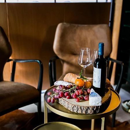 Het Sluijmerhuis Bed & Breakfast Utrecht Bagian luar foto