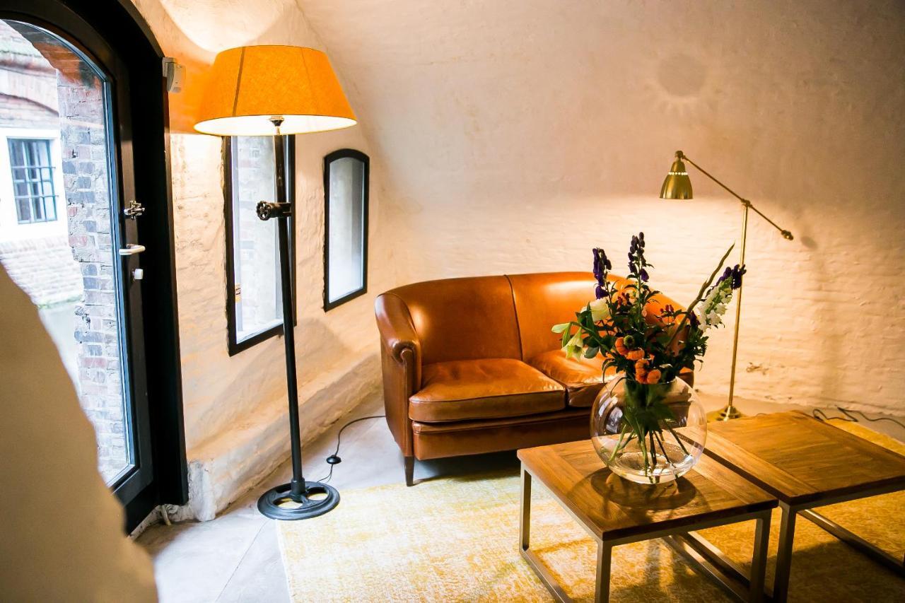 Het Sluijmerhuis Bed & Breakfast Utrecht Bagian luar foto