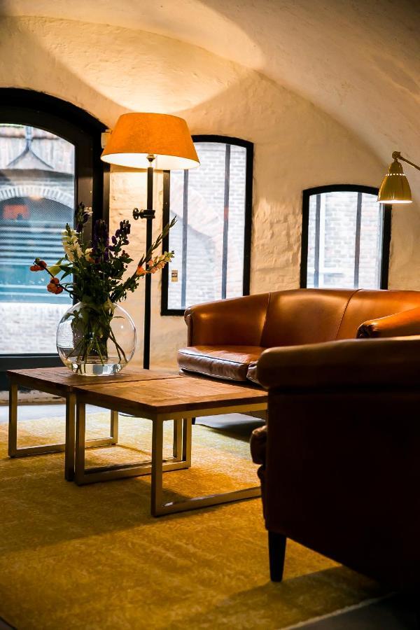 Het Sluijmerhuis Bed & Breakfast Utrecht Bagian luar foto