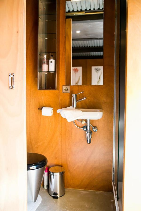 Het Sluijmerhuis Bed & Breakfast Utrecht Bagian luar foto